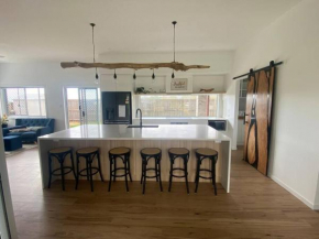 Rules Beach House QLD 4674- Opt 2 - 3BDR Unit, 2BR